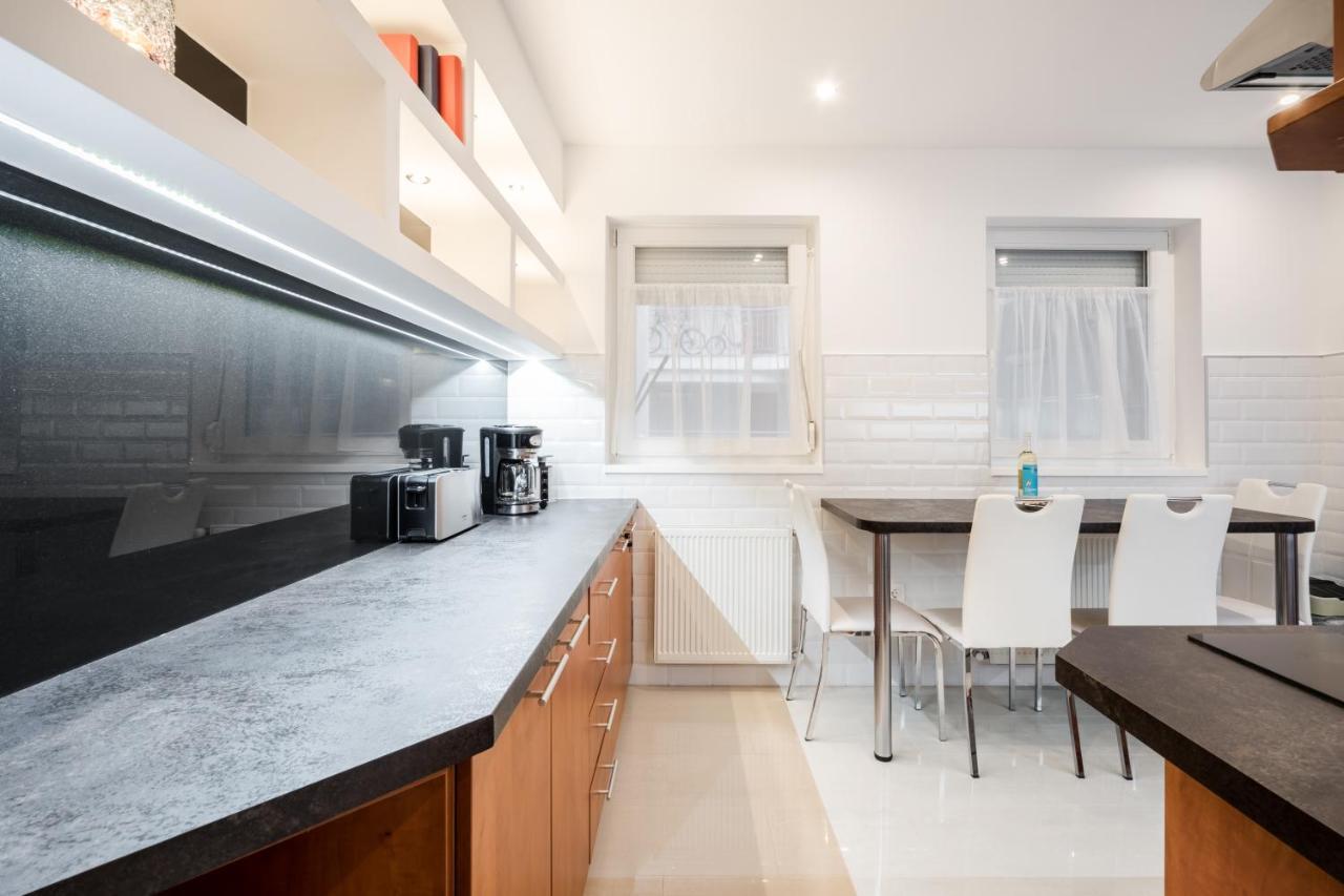 בודפשט Bpr Garay Suite With Rooftop Terrace & A/C מראה חיצוני תמונה