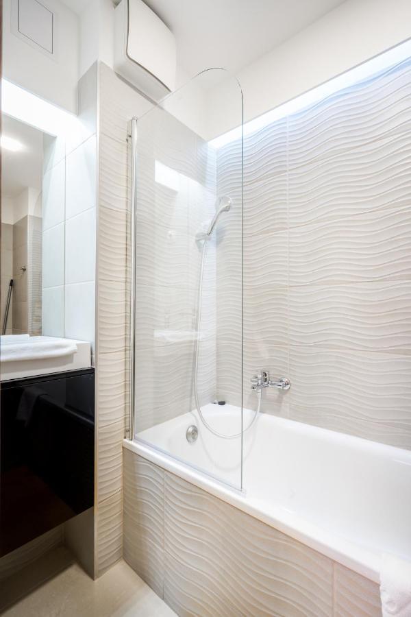 בודפשט Bpr Garay Suite With Rooftop Terrace & A/C מראה חיצוני תמונה